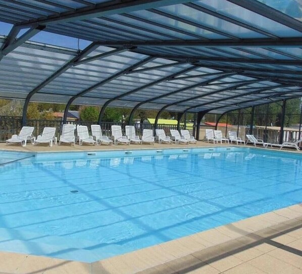 Piscine intérieure, piscine chauffée