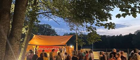 Restauration en plein air