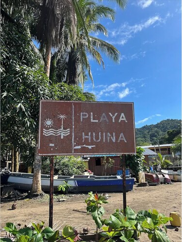 Hotel in Bahia Solano for whale watching, sport fishing and scuba diving.