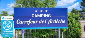 Property grounds - ZEcamping 3* piscine pet friendly chalet 3 pers (Saint-Remèze)