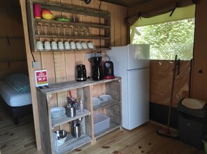 Interior - ZEcamping 3 étoiles piscine couverte dog friendly tente BBQ 25m2 (Châtel-Montagne)