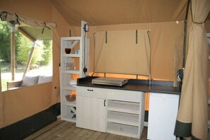 Interior - ZEcamping 3* piscine chauffée pataugeoire chiens acceptés locatif 40m2 (Vendoire)