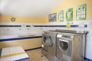 Interior - ZEcamping 4 étoiles pataugeoire locatif 16m2 4 pers (Foix)