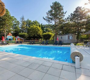 A heated pool - ZEcamping 3* animé piscine chauffée pet friendly tente 19m2 5 pers (Sully-sur-Loire)
