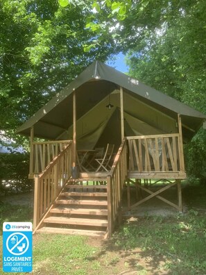 Exterior - ZEcamping 3 étoiles piscine chauffée locatif 23m2 4 pers (Antonne-et-Trigonant)