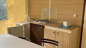 Fridge, microwave
