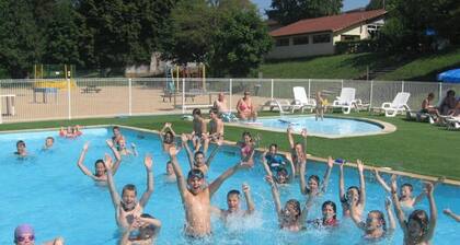 ZEcamping 4* familial piscine chauffée pet friendly locatif BBQ 32m2