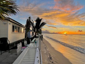 Am Strand, Liegestühle, Strandtücher