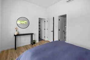 2 bedrooms, desk, iron/ironing board, WiFi - Modern suite | Mins from DT Raleigh | Ground Floor (Raleigh)