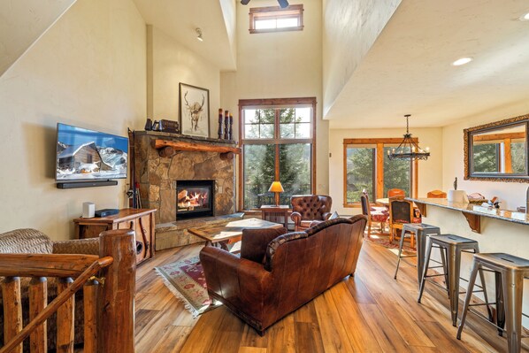 Smart TV, fireplace, offices