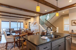 Dining - The Lookout at Blue Ridge Mountain Club-amenities, seasonal pool, hot tub, outdoor gas fireplace (Boone)