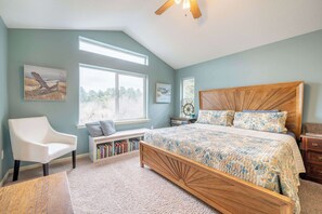 3 bedrooms, desk, iron/ironing board, WiFi - Riverfront Home Near Downtown + 5Min Walk to Beach (Lincoln City)