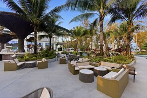 Terrace/patio - 2BR Beachside Resort•50m to the sea (Choeng Thale)