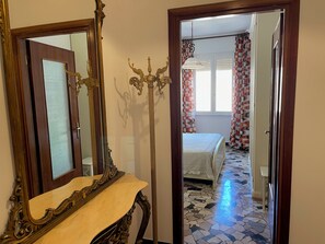 2 bedrooms, free WiFi, bed sheets - Jolie Cosy Apartment with A/C near best beaches (Monterosso al Mare)