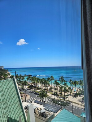 Beach/ocean view - Waikiki  beach is just across  street. (Honolulu)