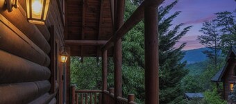 Budget friendly, Smoky Mountain Cabin Rental | Sleeps 10 | Pool Table