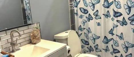 Towels, soap, toilet paper