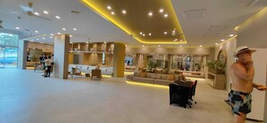 Lobby - Vrbo Property (Gaira)