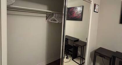 Delightful 2-bedroom apartment with AC in Beverly Hills near Rodeo Dr.