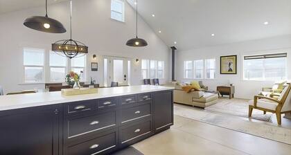 Charming French Country Farmhouse in lovely Santa Rosa
30 night minimum