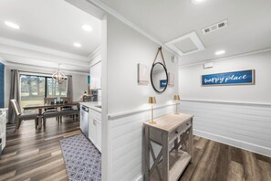 Interior - Selah on the Greens - Seascape Resort - Ground Floor - 5 Pools + Beach (Miramar Beach)