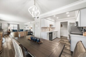 Interior - Selah on the Greens - Seascape Resort - Ground Floor - 5 Pools + Beach (Miramar Beach)