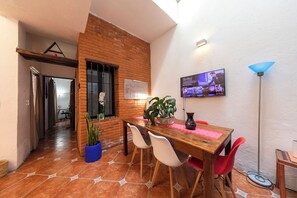 Apartment, Non Smoking, Ground Floor | Dining - Jade Loft (Mexico City)