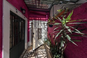 Apartemen, Bebas Asap Rokok, lantai dasar | Detail eksterior