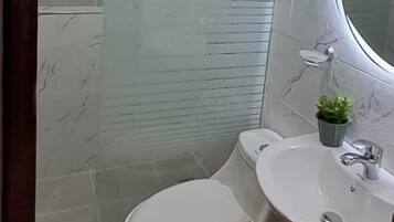 تجهيزات دش، مجففات شعر، مناشف، صابون