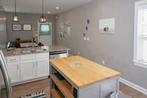Interior - Downtown Jewel- With Outdoor Hang Out (Wilmington)