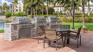 Outdoor dining - Formula 1 Weekend at the Marriott Villas at Doral in a 2 Bedroom Villa w/Balcony (Miami)
