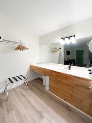 Bathroom - Nature Vibes Studio | Walk to Downtown + Trolley (Eureka Springs)