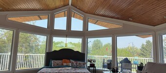 THE GREEN ACRES GETAWAY
Strathmore