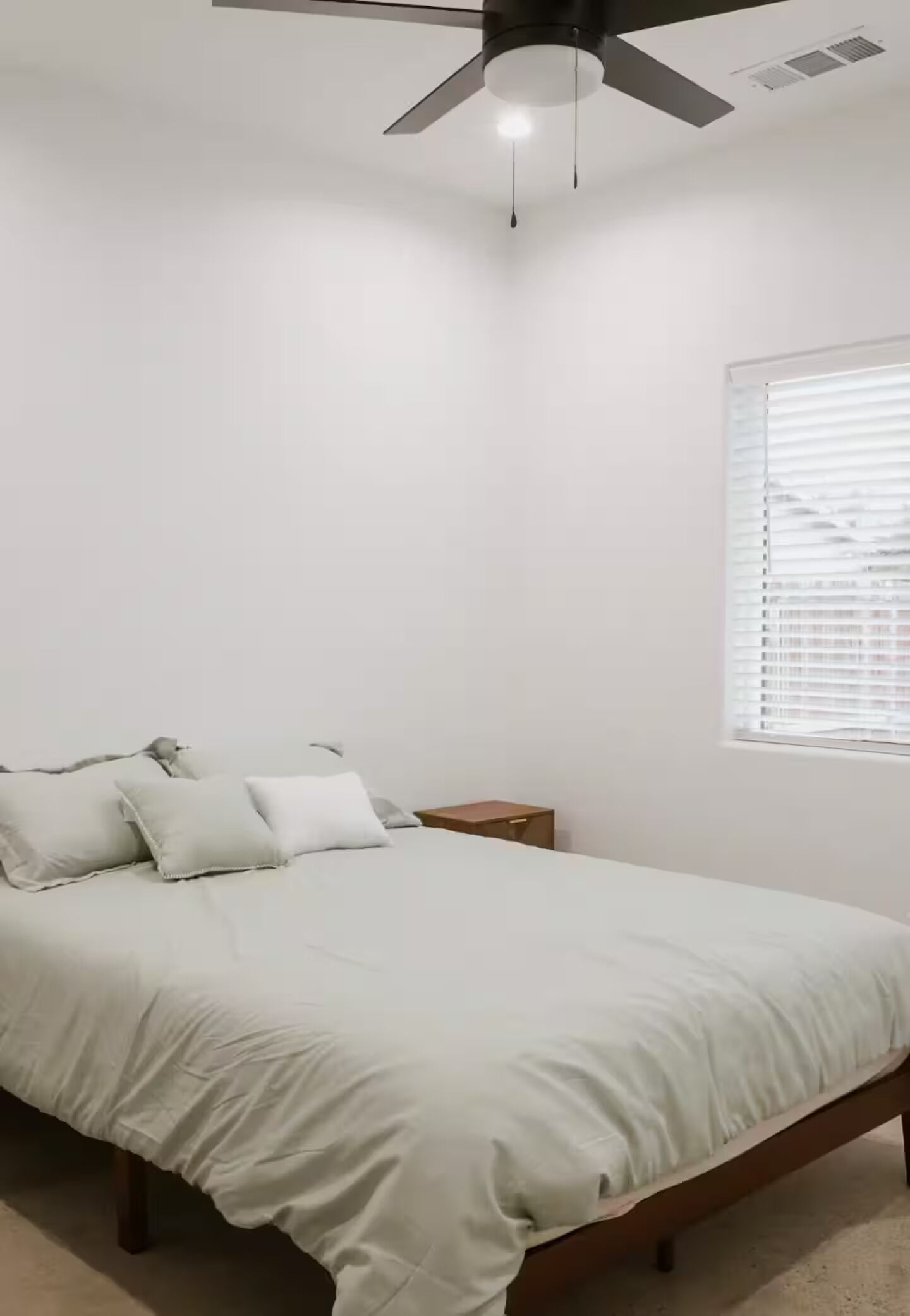 熨斗/熨衣板、WiFi、床单