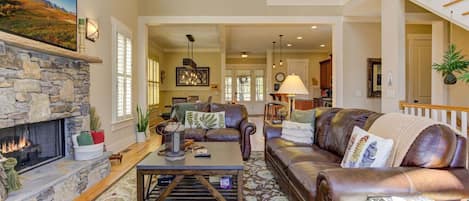 Smart TV, fireplace