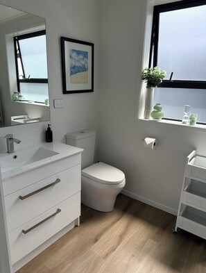 Bathroom - Rooms with Home Comfort (Hamilton)