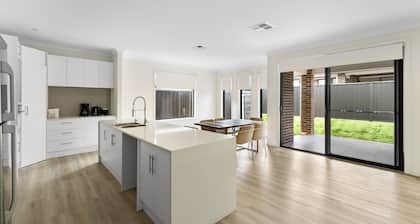 Family-Friendly 4BR Haven | Big Space Comfort