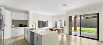 Family-Friendly 4BR Haven | Big Space Comfort