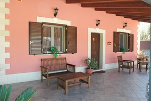 Terrace/patio - Villa Salvia, with private pool near Syracuse (Floridia)