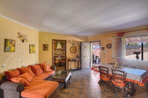 Interior - Villa Salvia, with private pool near Syracuse (Floridia)