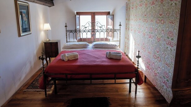 3 quartos, ferros/tábuas de passar roupa, Wi-Fi, roupa de cama