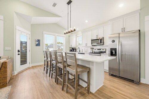 Wickie's Hideaway: New Rental, Flexible Stays All Year, Dog-friendly
