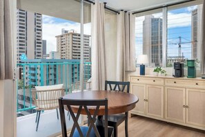 Interior - [New] Walk Score 95 | Mtn+City View | Kitchenette (Honolulu)
