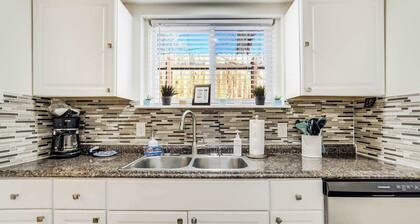 Modern 3BR Retreat Near Garden of Gods, Sleeps 7
