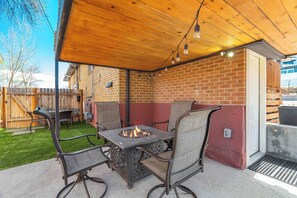 Outdoor dining - Modern 3BR Retreat Near Garden of Gods, Sleeps 7 (Colorado Springs)