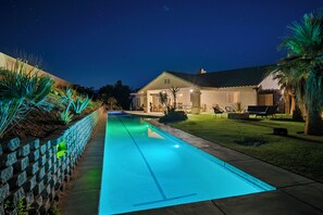 Pool - Desert Paradise - Pool & Heated Spa - 3 Bedroom Private House Near Joshua Tree (Yucca Valley)