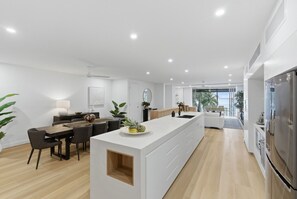 Interior - Amaroo - Luxury Apartment with Coral Sea Views (Palm Cove)
