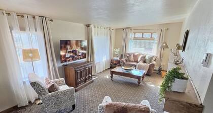 Historic 3-bedroom Retreat between Bozeman & Billings - Gateway to Yellowstone.