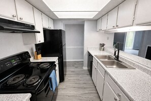 Fridge, oven, stovetop, dishwasher - Sleepover | Alluring 1BD/1BA + Gym - Wichita (Wichita)