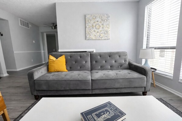 Living area - Sleepover | Beautiful 1BD/1BA + Gym - Wichita (Wichita)